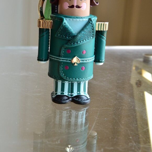 Kate Spade KJ070 3D Nutcracker Key Chain - Picture 2 of 9